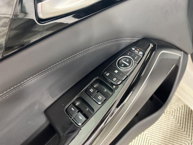 2019 Kia Cadenza Vehicle Photo in MEDINA, OH 44256-9001