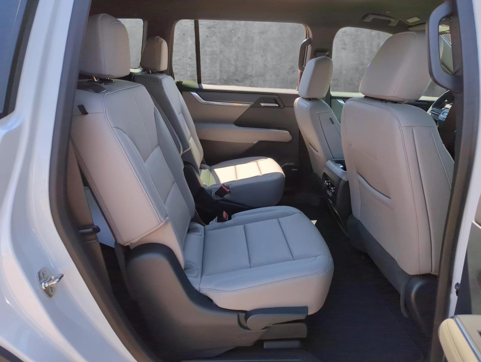 2025 GMC Acadia Vehicle Photo in MEMPHIS, TN 38115-1503