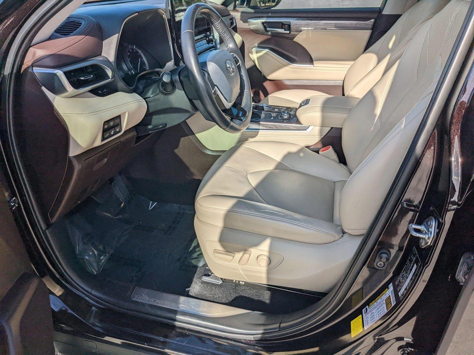 2022 Toyota Highlander Vehicle Photo in Davie, FL 33331