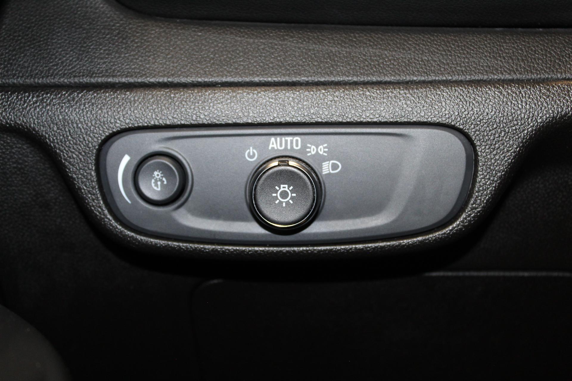 2022 Chevrolet Bolt EUV Vehicle Photo in NORTHAMPTON, MA 01060-1120