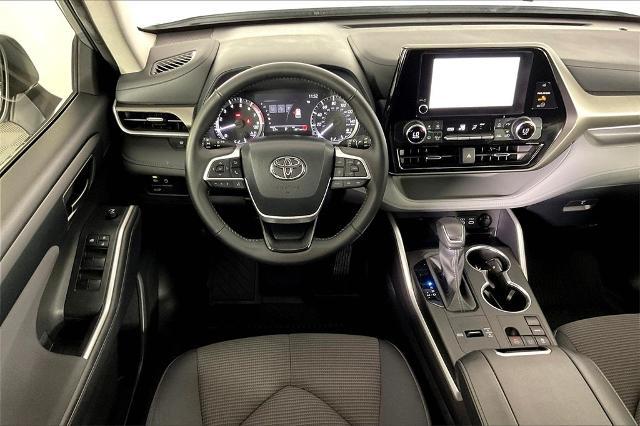 2024 Toyota Highlander Vehicle Photo in Tulsa, OK 74129