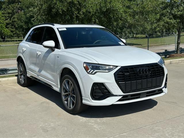 2025 Audi Q3 Vehicle Photo in HOUSTON, TX 77090