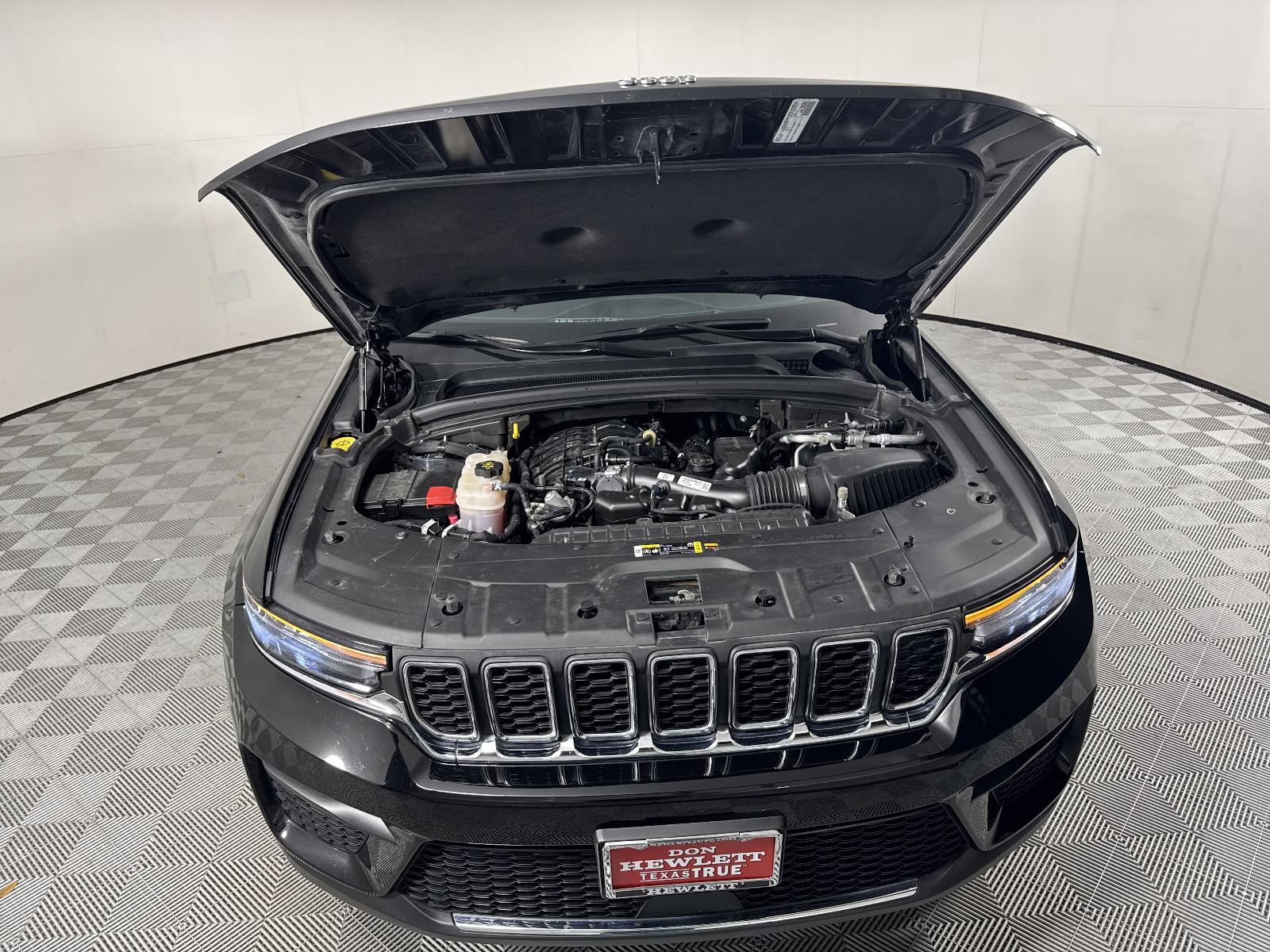 2024 Jeep Grand Cherokee Vehicle Photo in GEORGETOWN, TX 78626-7508