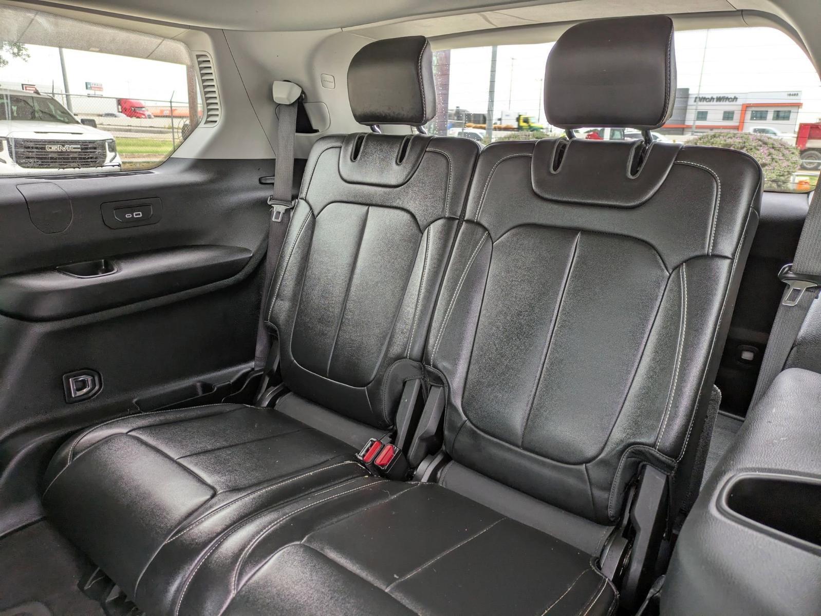 2021 Jeep Grand Cherokee L Vehicle Photo in SELMA, TX 78154-1460