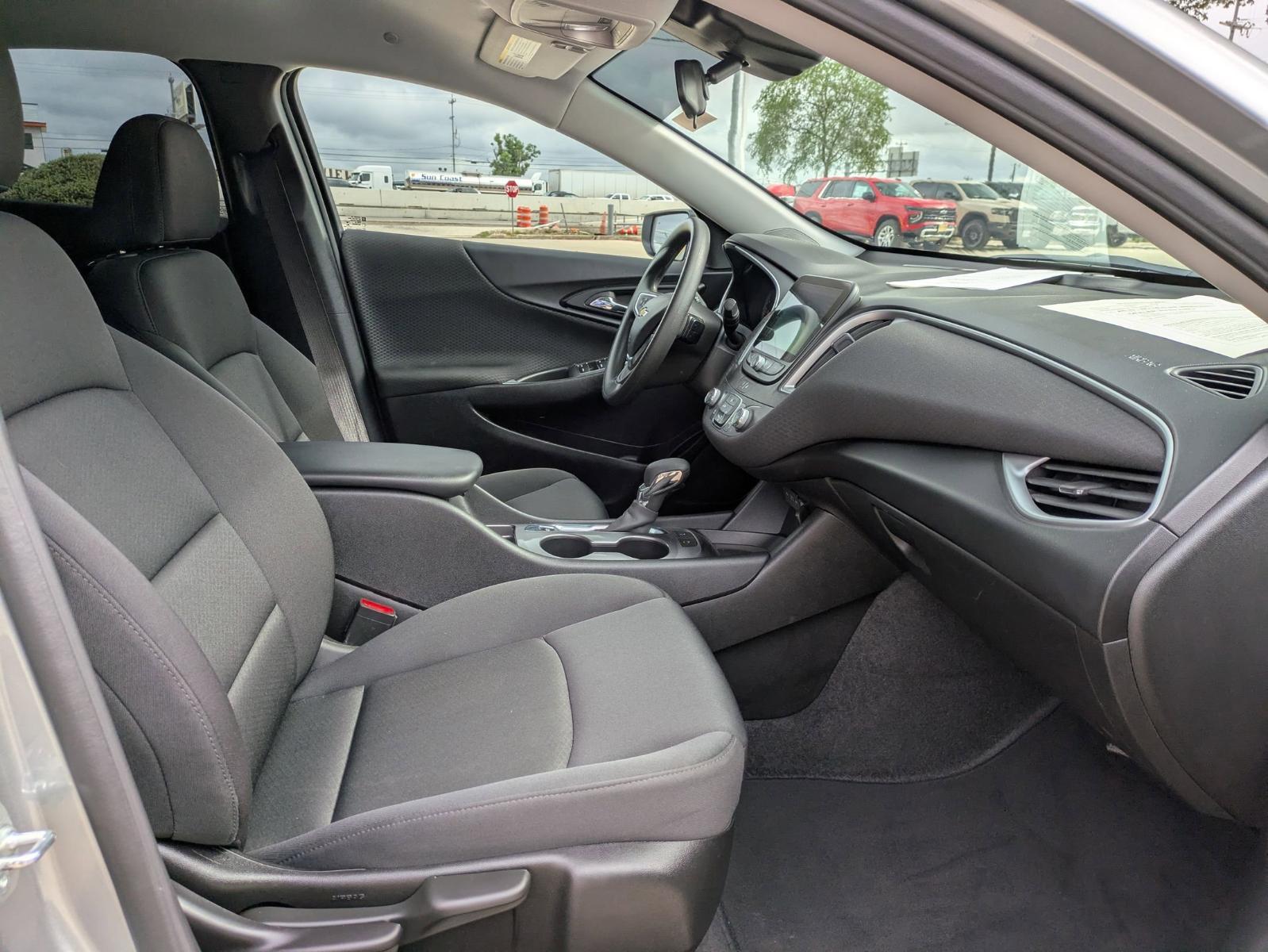2024 Chevrolet Malibu Vehicle Photo in SELMA, TX 78154-1460