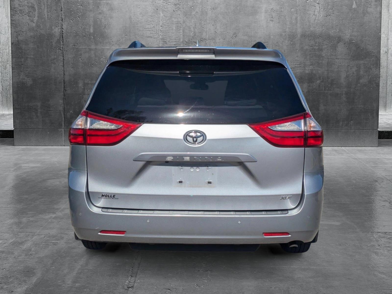 2018 Toyota Sienna Vehicle Photo in Sarasota, FL 34231