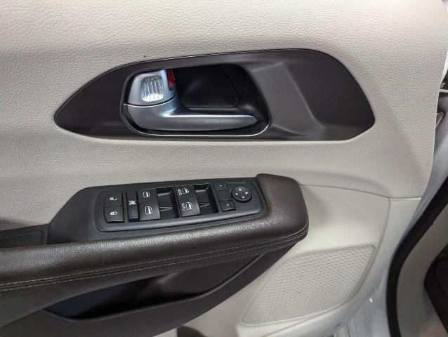 2017 Chrysler Pacifica Vehicle Photo in Oshkosh, WI 54901