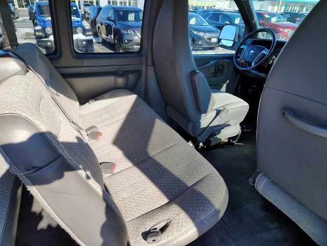 2015 Chevrolet Express Passenger 3500 Vehicle Photo in GREEN BAY, WI 54304-5303