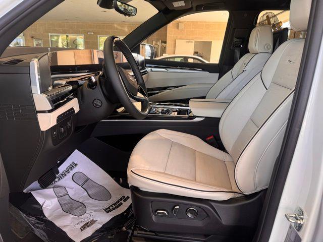 2025 Cadillac Escalade ESV Vehicle Photo in DELRAY BEACH, FL 33483-3294