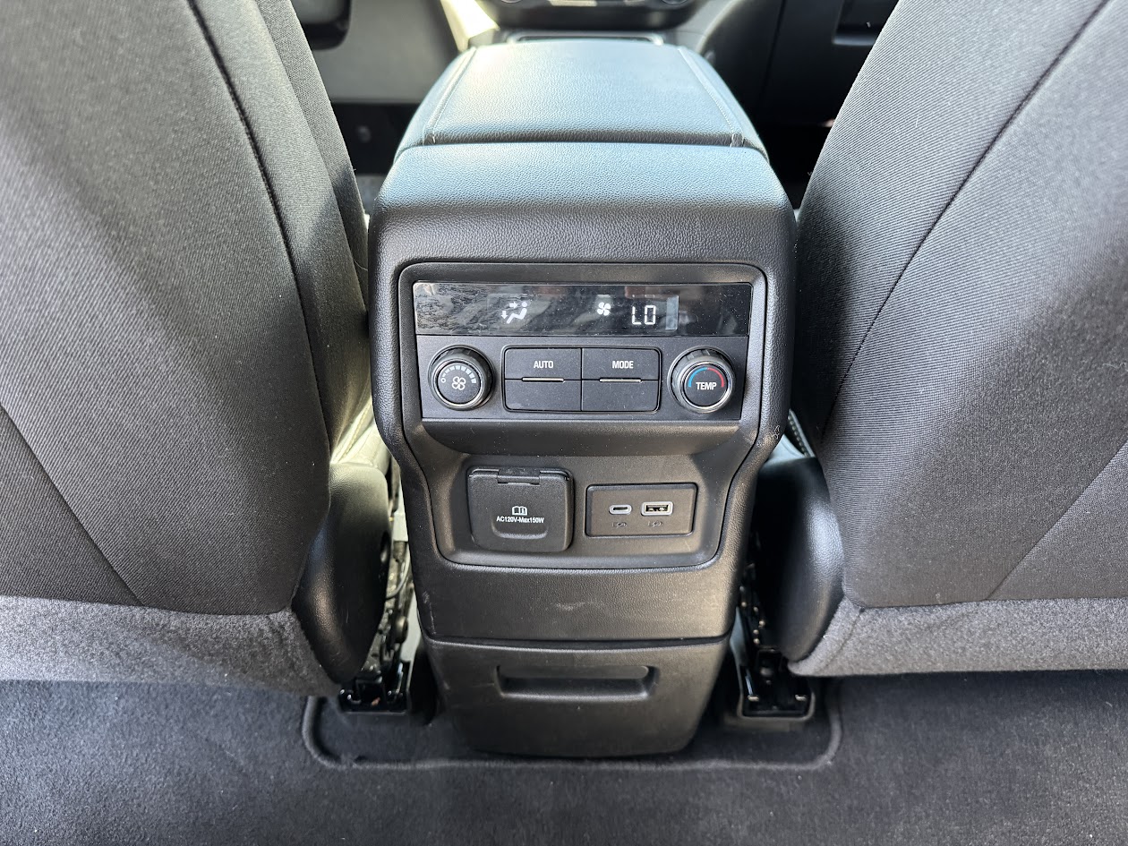 2023 GMC Acadia Vehicle Photo in BOONVILLE, IN 47601-9633