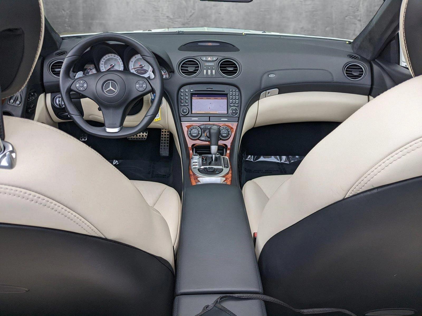 2009 Mercedes-Benz SL-Class Vehicle Photo in Pompano Beach, FL 33064