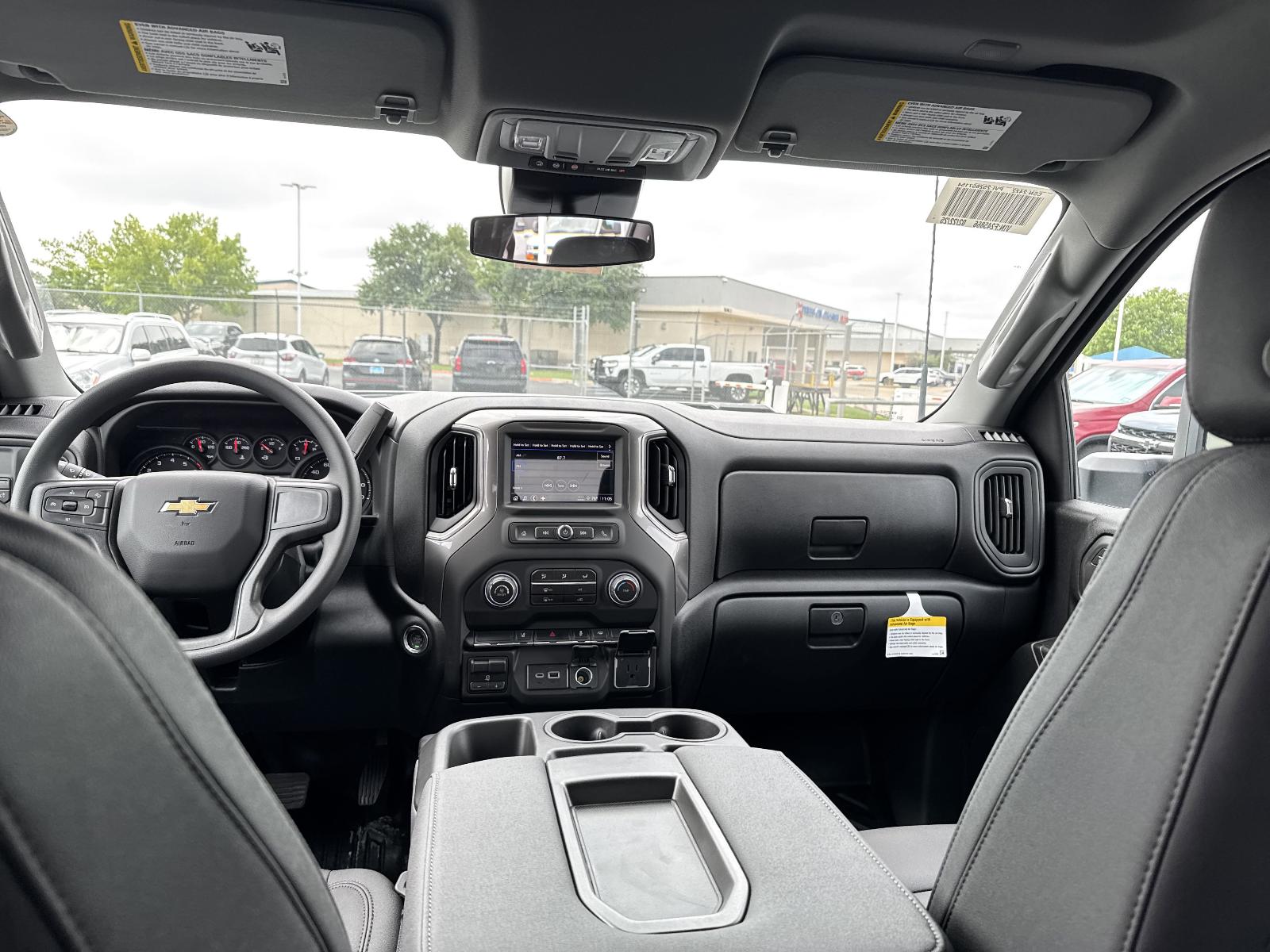 2025 Chevrolet Silverado 3500 HD Chassis Cab Vehicle Photo in GEORGETOWN, TX 78626-7508