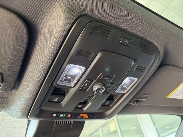 2025 Chevrolet Suburban Vehicle Photo in MANHATTAN, KS 66502-5036
