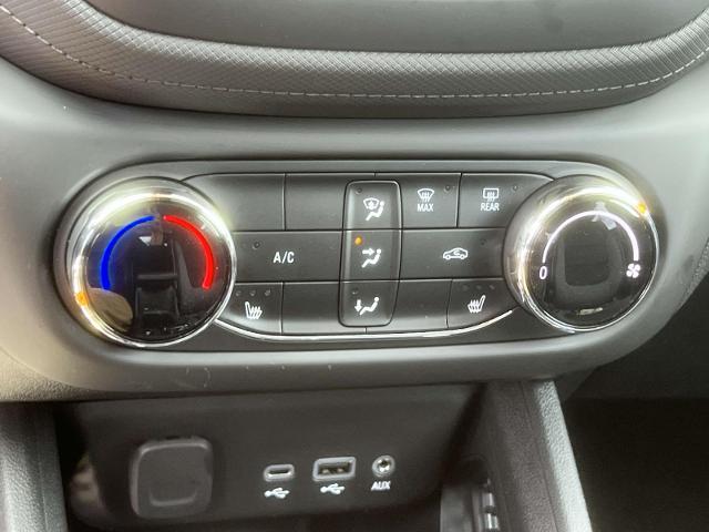 2022 Chevrolet Trailblazer Vehicle Photo in Roslyn, NY 11576