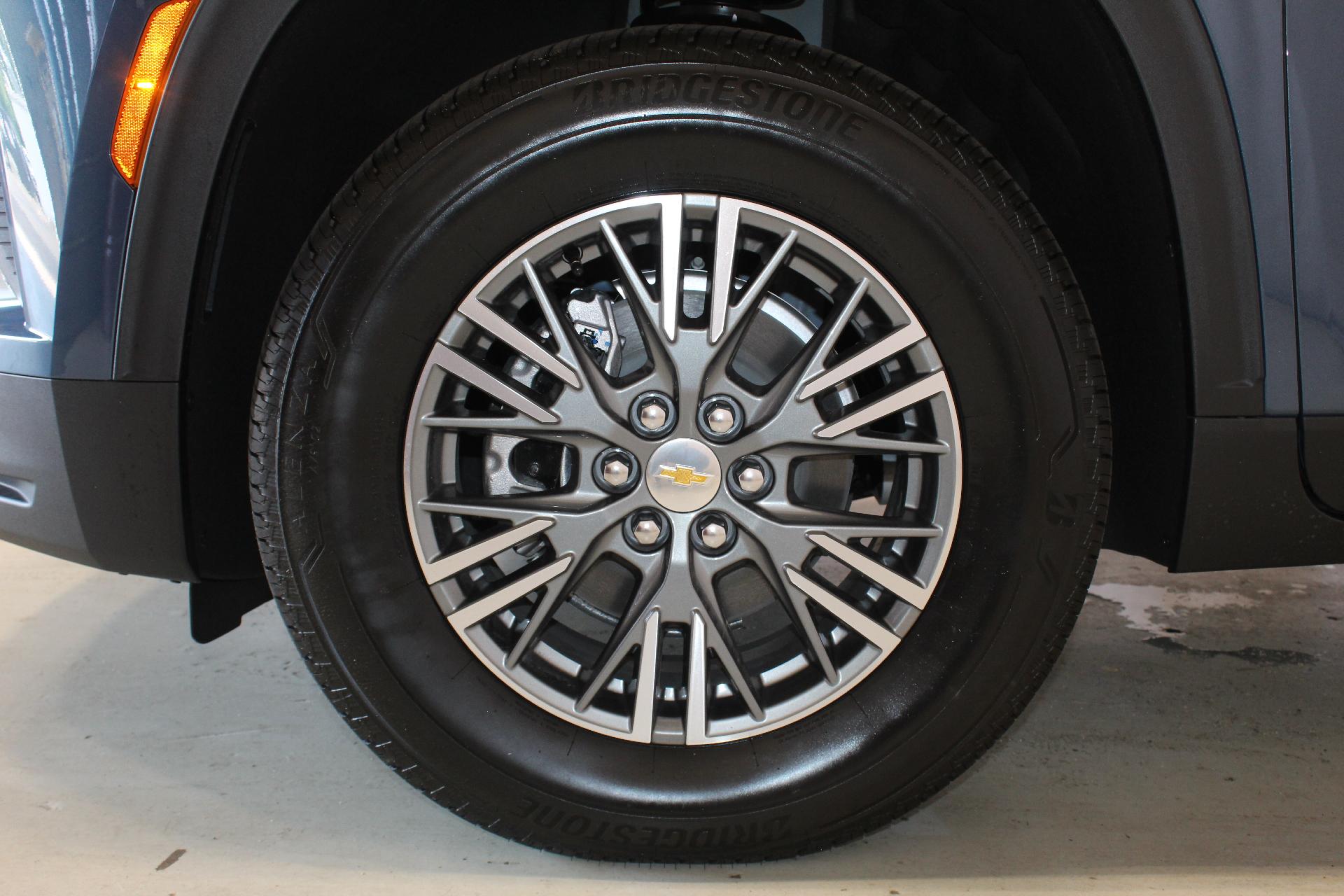 2025 Chevrolet Traverse Vehicle Photo in NORTHAMPTON, MA 01060-1120