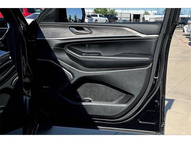 2023 Jeep Grand Cherokee L Vehicle Photo in Grapevine, TX 76051