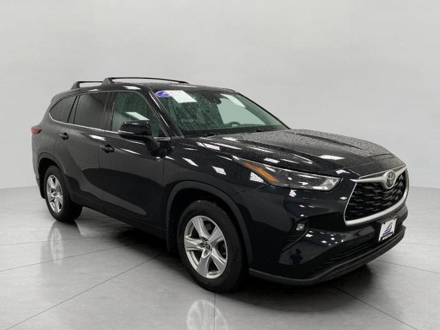 2022 Toyota Highlander Vehicle Photo in Appleton, WI 54913