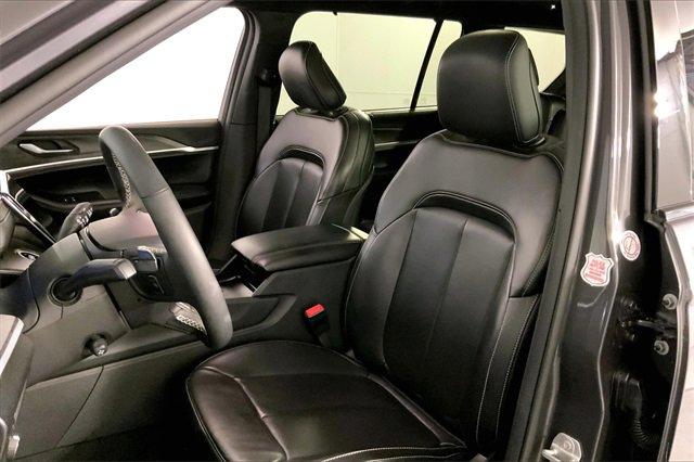 2024 Jeep Grand Cherokee L Vehicle Photo in KANSAS CITY, MO 64114-4502