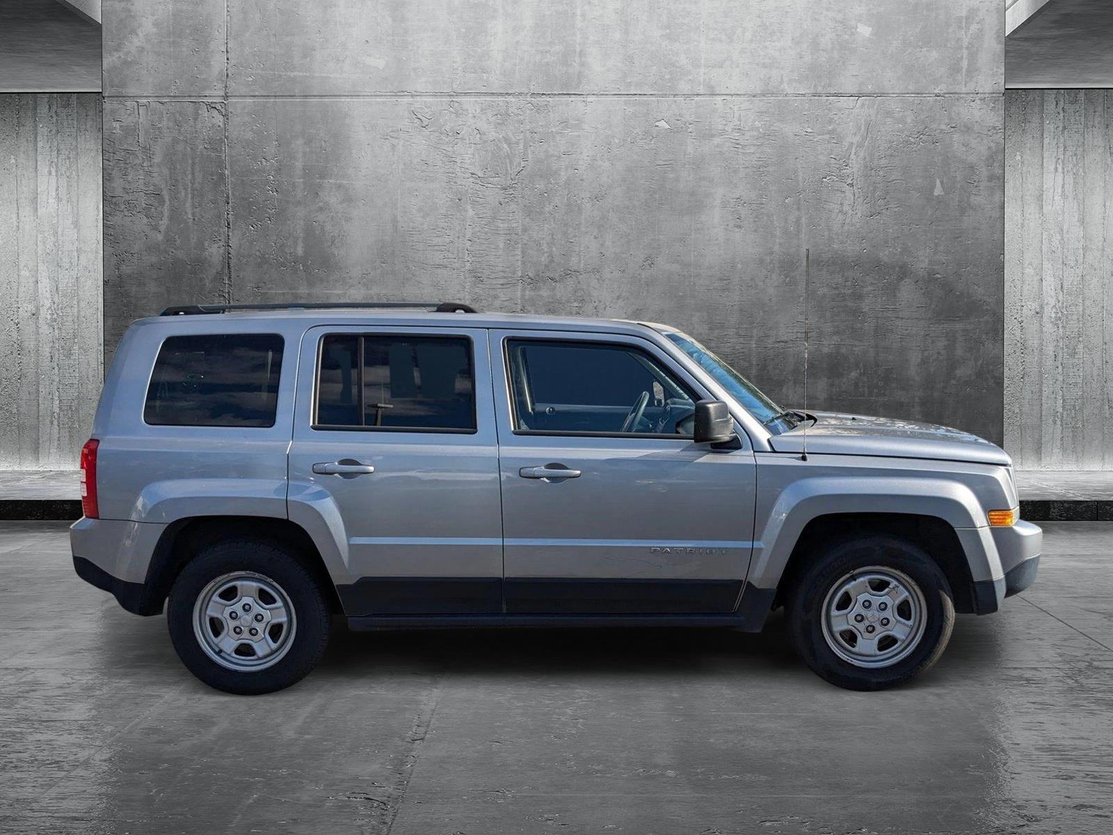 2016 Jeep Patriot Vehicle Photo in Miami, FL 33015