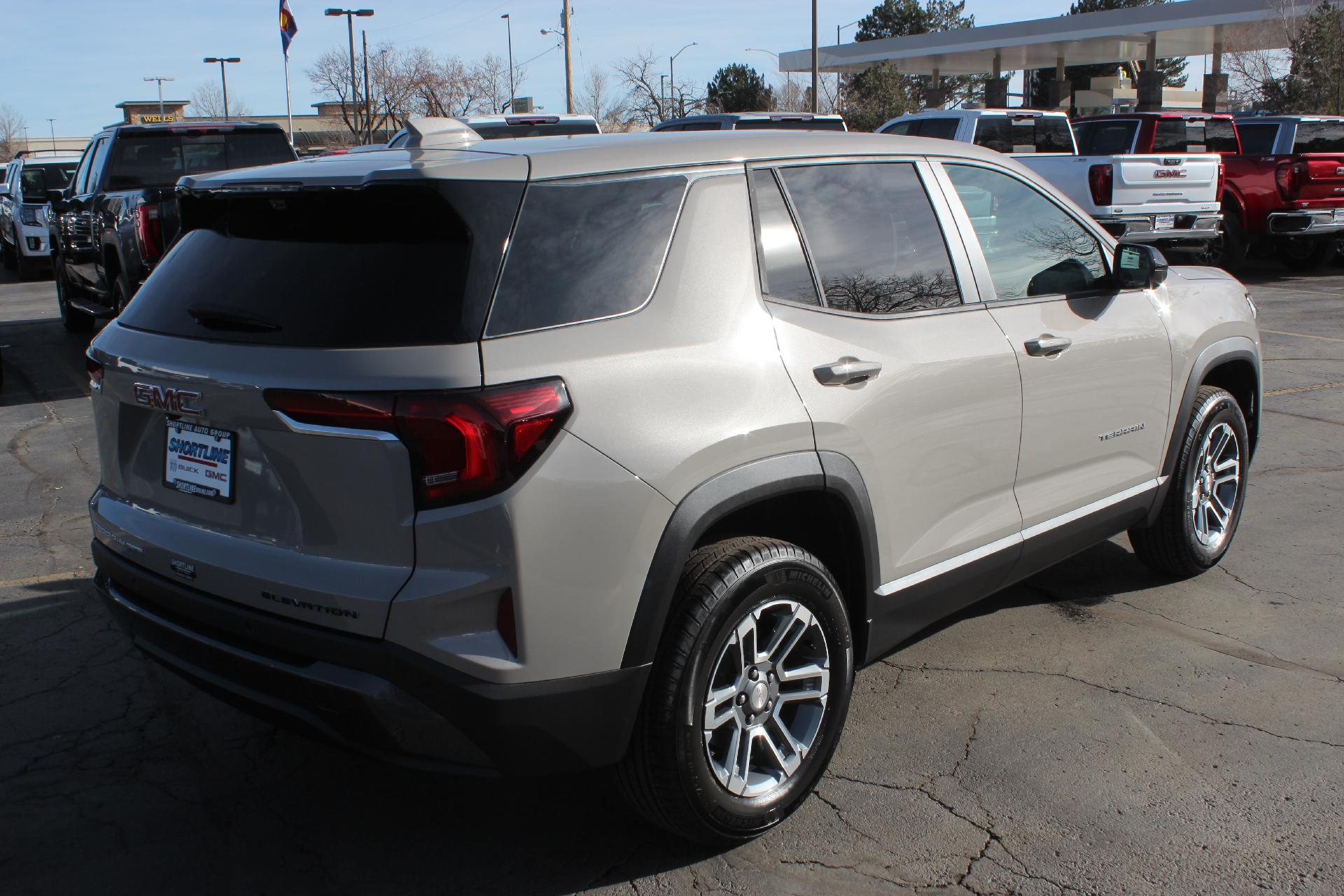 2025 GMC Terrain Vehicle Photo in AURORA, CO 80012-4011