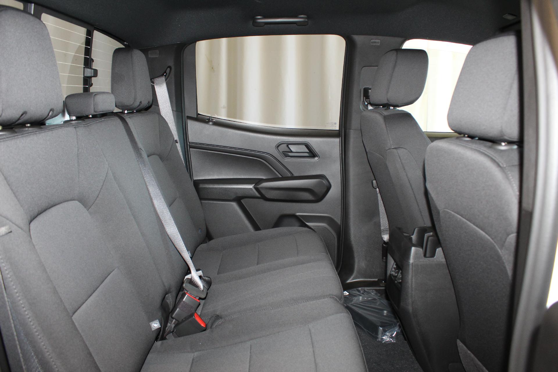 2025 Chevrolet Colorado Vehicle Photo in NORTHAMPTON, MA 01060-1120