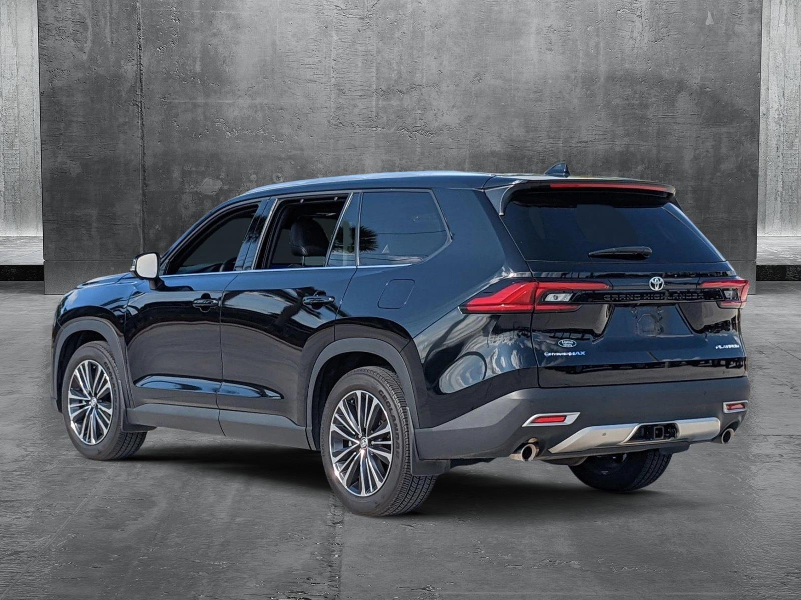 2024 Toyota Grand Highlander Vehicle Photo in Davie, FL 33331