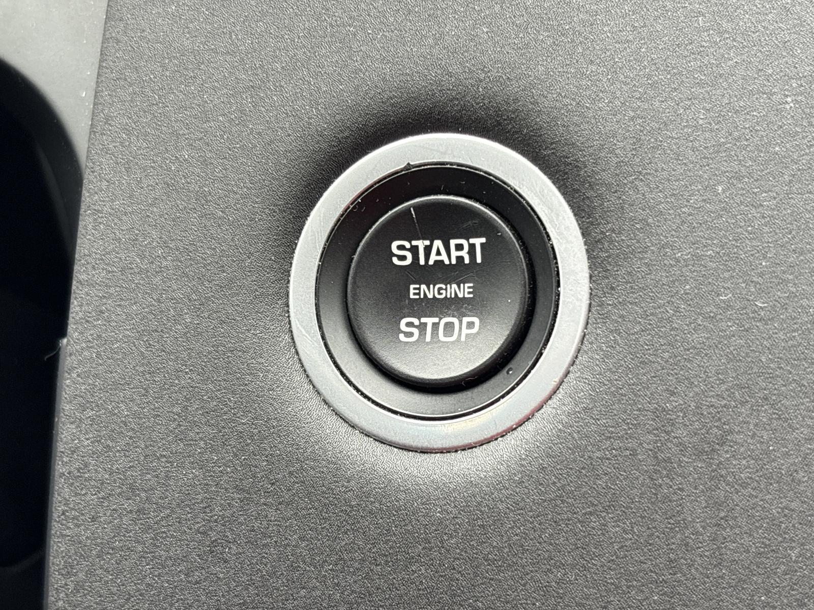 2020 Land Rover Discovery Sport Vehicle Photo in Mechanicsburg, PA 17050