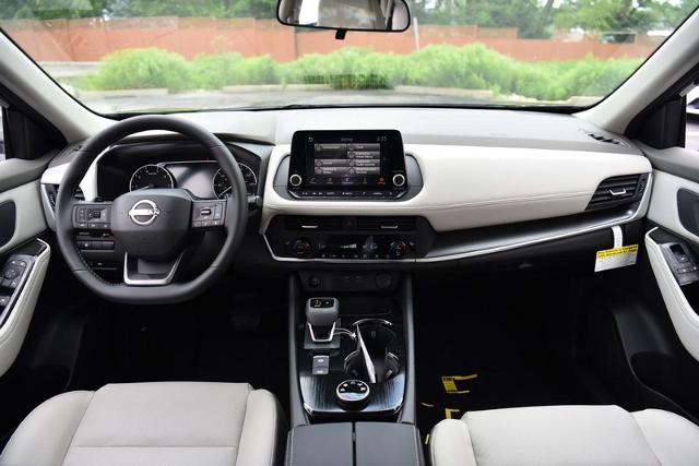 2025 Nissan Rogue Vehicle Photo in Ballwin, MO 63011