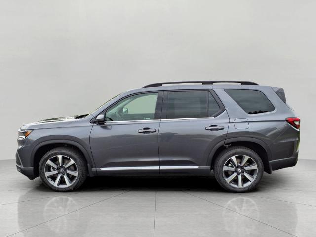 2025 Honda Pilot Vehicle Photo in Oshkosh, WI 54904