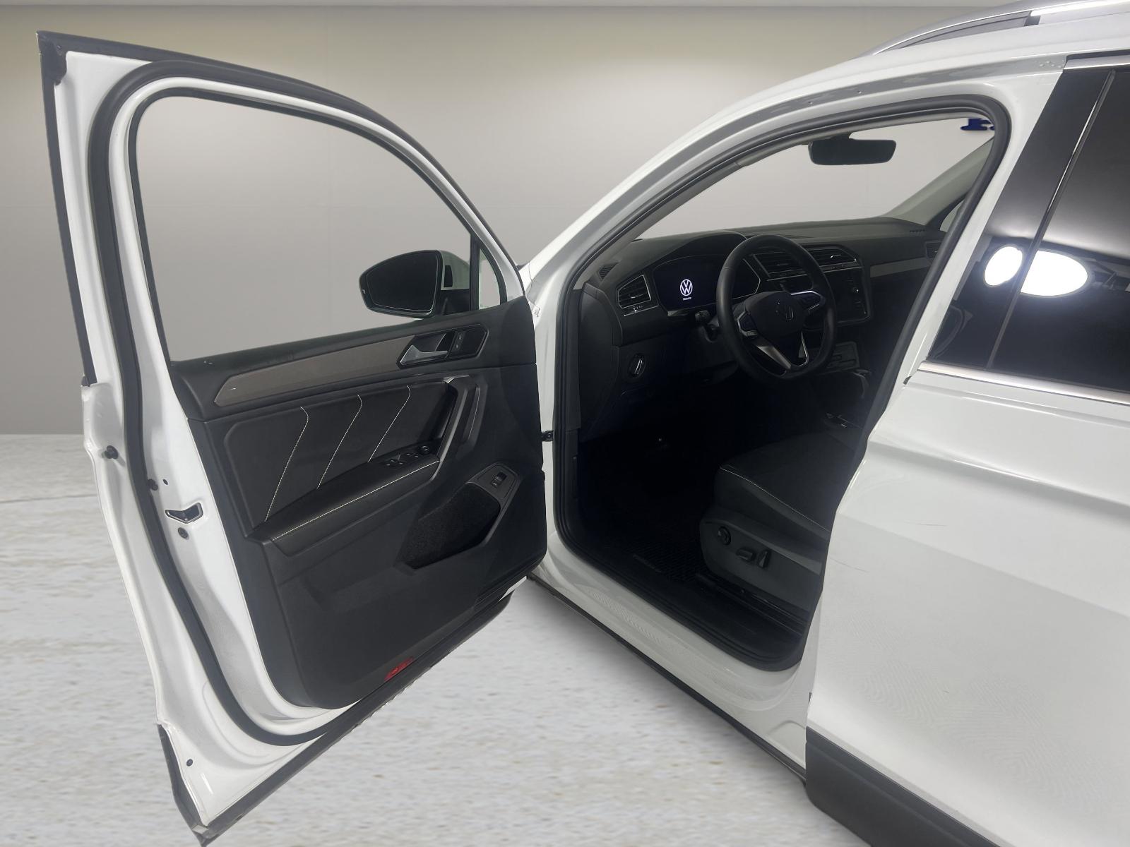 2024 Volkswagen Tiguan Vehicle Photo in Georgetown, TX 78626