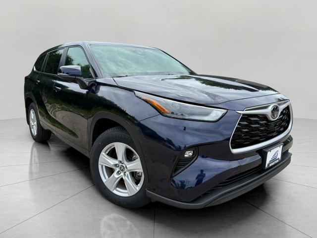 2023 Toyota Highlander Vehicle Photo in Neenah, WI 54956