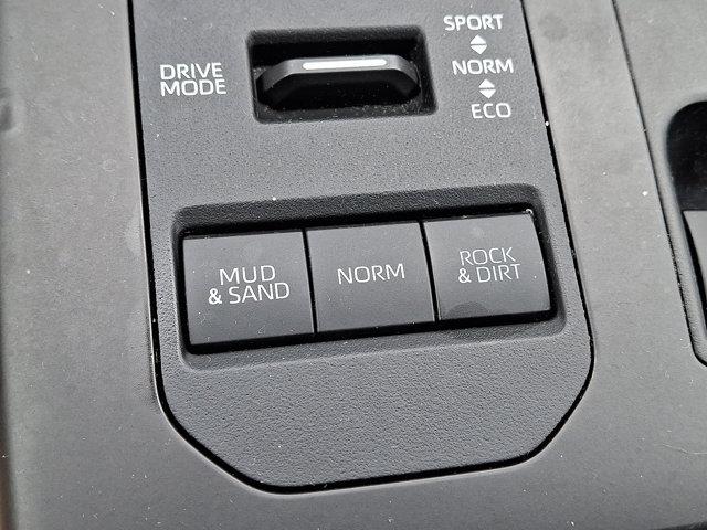 2024 Toyota Highlander Vehicle Photo in Philadelphia, PA 19116