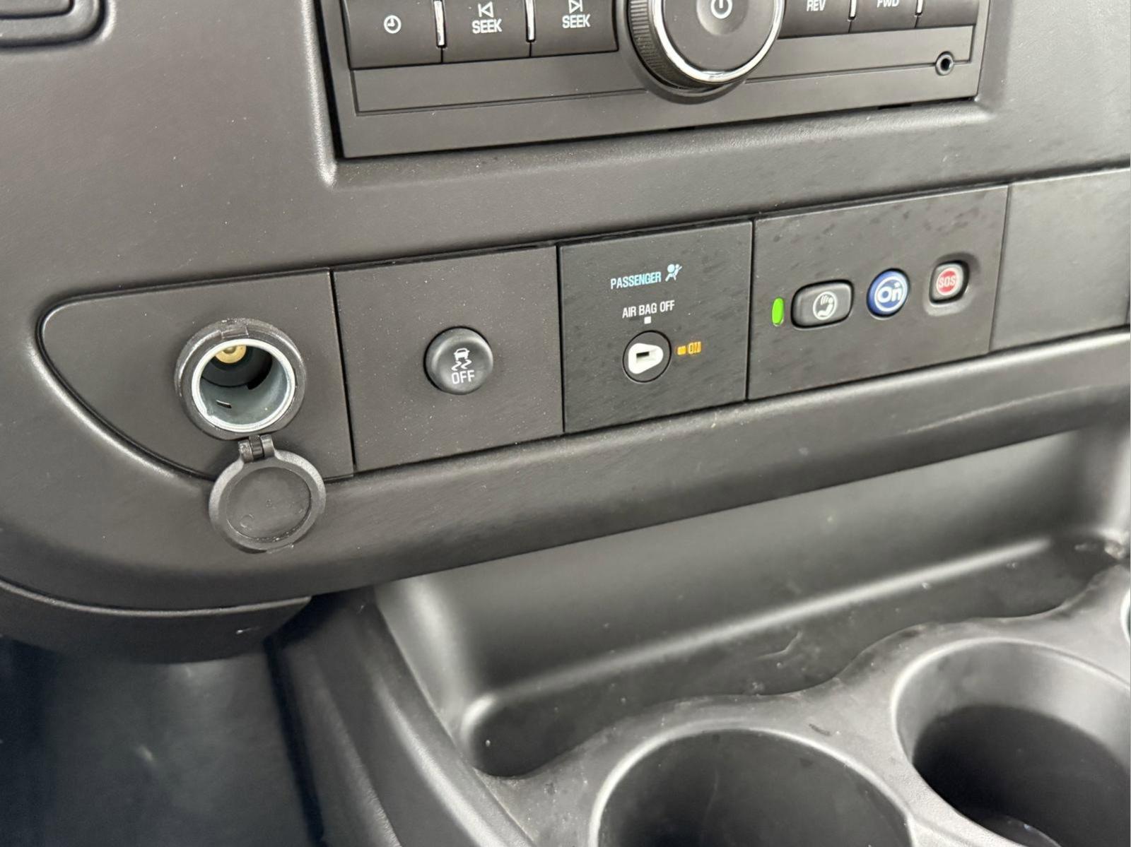 2024 Chevrolet Express Cutaway 3500 Vehicle Photo in GEORGETOWN, TX 78626-7508