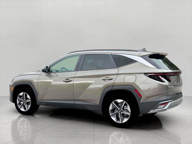 2025 Hyundai TUCSON Hybrid Vehicle Photo in Green Bay, WI 54304