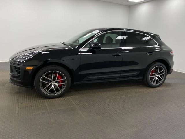 2022 Porsche Macan Vehicle Photo in Appleton, WI 54913