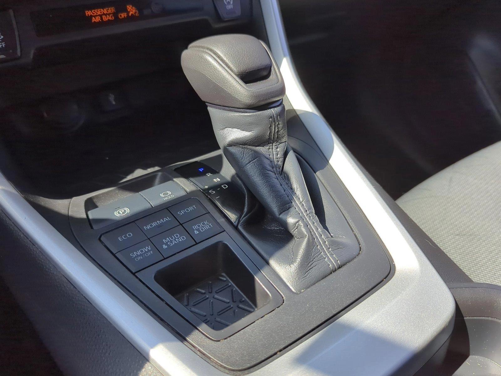 2020 Toyota RAV4 Vehicle Photo in Memphis, TN 38128