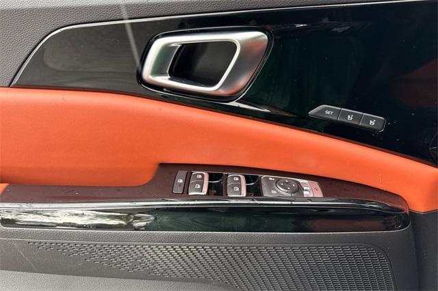 2022 Kia Carnival Vehicle Photo in ELK GROVE, CA 95757-8703