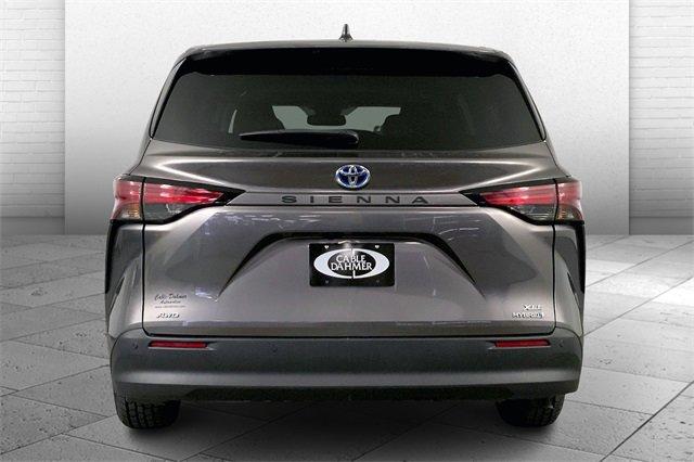 2022 Toyota Sienna Vehicle Photo in INDEPENDENCE, MO 64055-1314