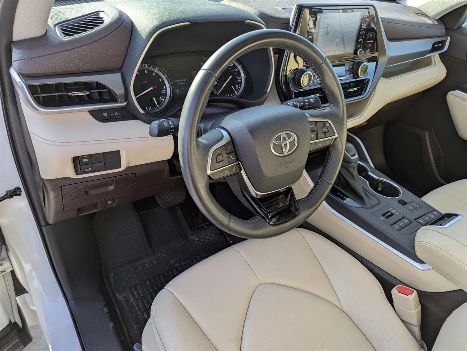 2021 Toyota Highlander Vehicle Photo in Ft. Myers, FL 33907