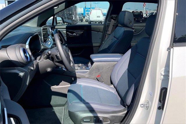 2025 Chevrolet Blazer Vehicle Photo in INDEPENDENCE, MO 64055-1314