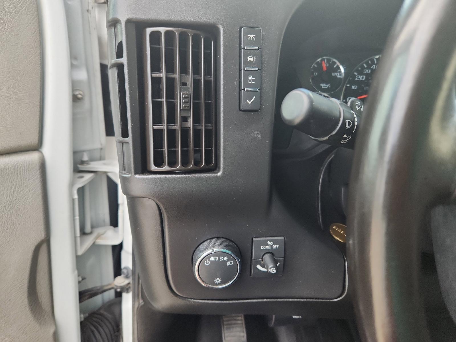 2022 Chevrolet Express Cutaway 3500 Vehicle Photo in GEORGETOWN, TX 78626-7508