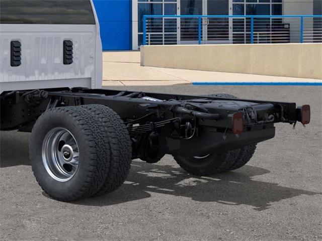 2025 Chevrolet Silverado 3500 HD CC Vehicle Photo in ENGLEWOOD, CO 80113-6708