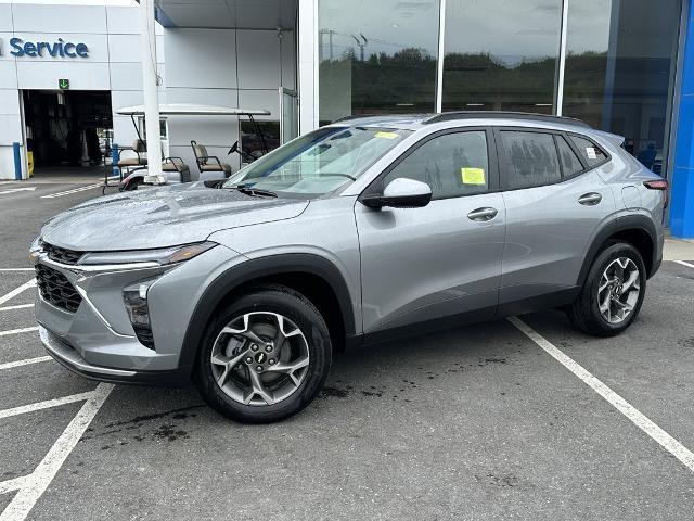 2025 Chevrolet Trax Vehicle Photo in GARDNER, MA 01440-3110