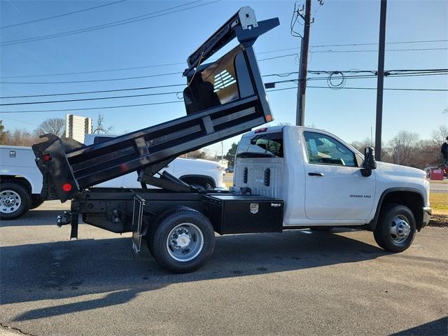 2024 Chevrolet Silverado 3500 HD Chassis Cab Vehicle Photo in MILFORD, DE 19963-6122