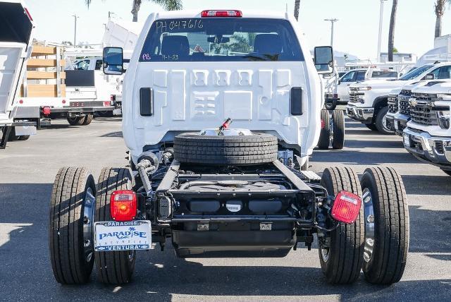 2023 Chevrolet Silverado Chassis Cab Vehicle Photo in VENTURA, CA 93003-8585