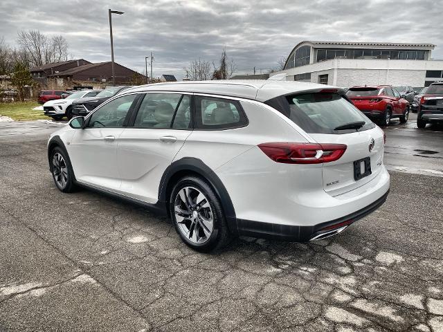 2018 Buick Regal TourX Vehicle Photo in WILLIAMSVILLE, NY 14221-2883