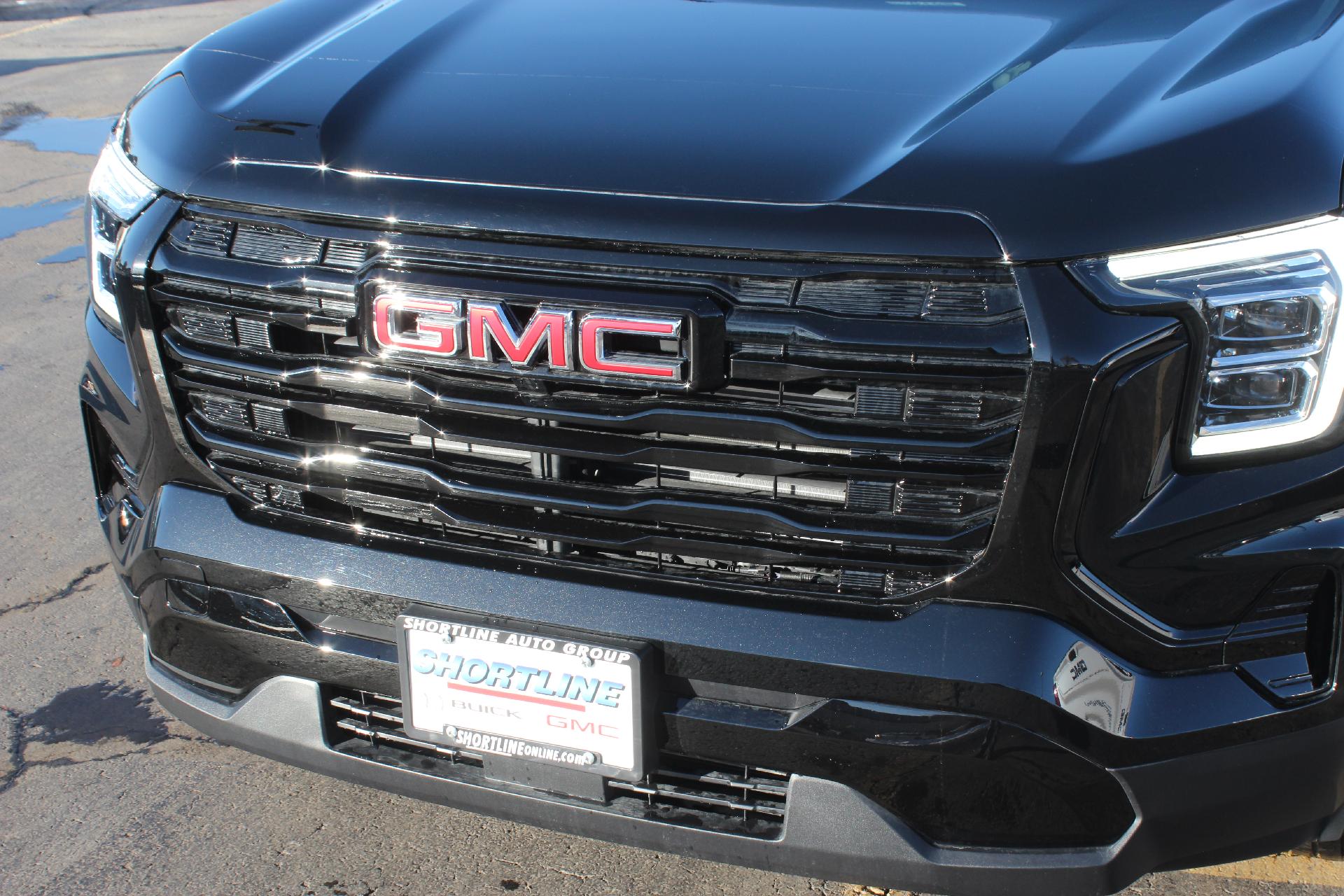 2025 GMC Terrain Vehicle Photo in AURORA, CO 80012-4011