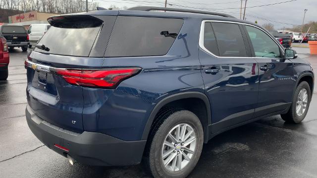 2022 Chevrolet Traverse Vehicle Photo in MOON TOWNSHIP, PA 15108-2571