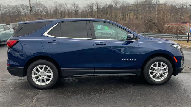 2022 Chevrolet Equinox Vehicle Photo in MOON TOWNSHIP, PA 15108-2571