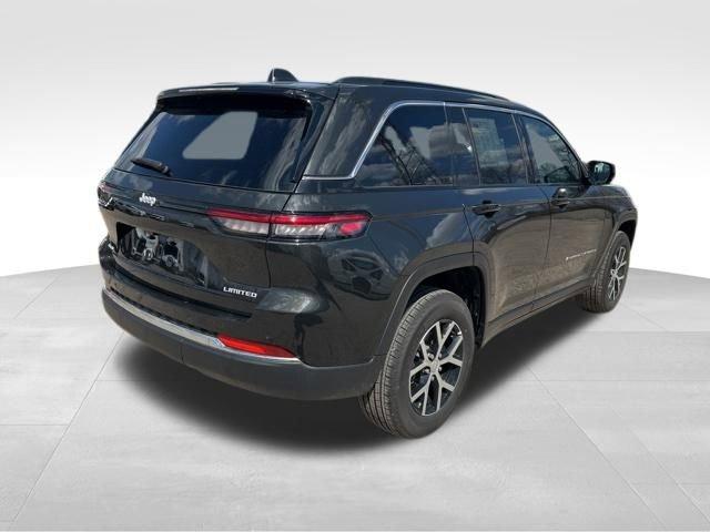 2024 Jeep Grand Cherokee Vehicle Photo in MEDINA, OH 44256-9631